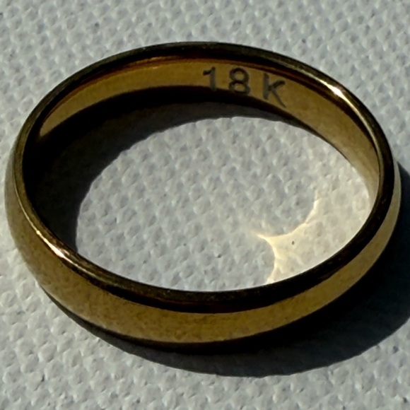 18K Gold Wedding Band Ring Stainless Steel - Picture 8 of 12